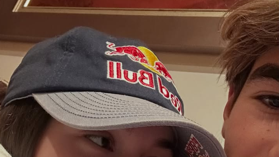 Българският пилот във Формула 2 Никола Цолов потвърди с пост