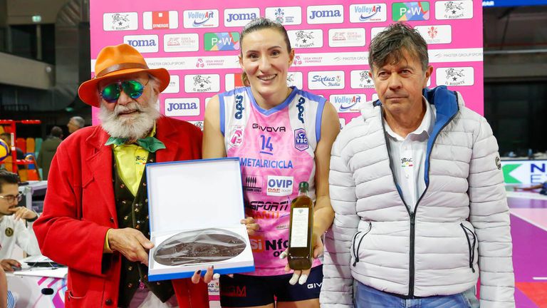 Българската волейболистка Емилия Димитрова бе отличена за Най-полезен състезател (MVP)