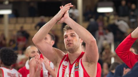 Раненият Везенков и Олимпиакос спечелиха надлъгването с Монако