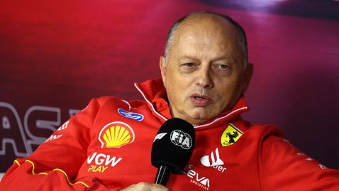  Васьор: Хамилтън не отстъпва на Леклер 