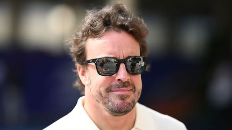 Фернандо Алонсо получи бастун за Коледа