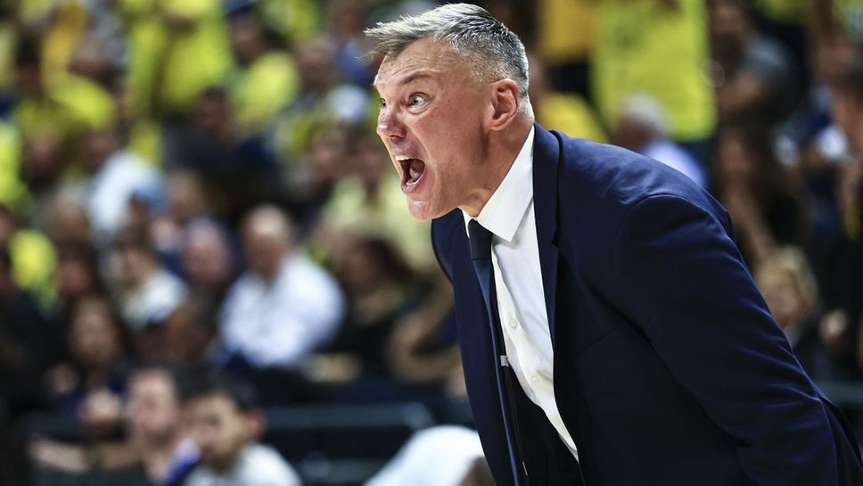 Мачът между отборите на Олимпиакос и Фенербахче от 14 ия