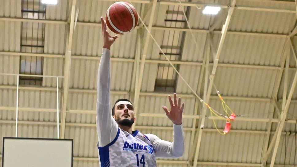 Академик Бултекс 99 - Рилски спортист, здрава битка и преднина за гостите в Пловдив