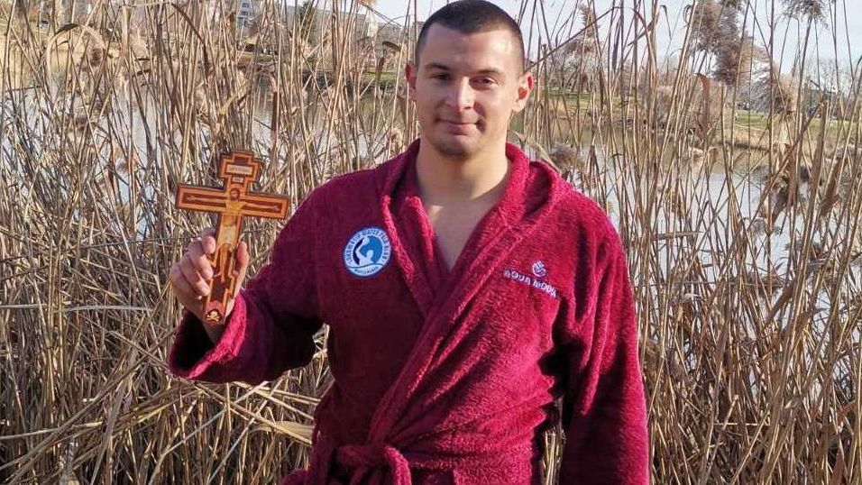 Ватерполист спаси кръста в София