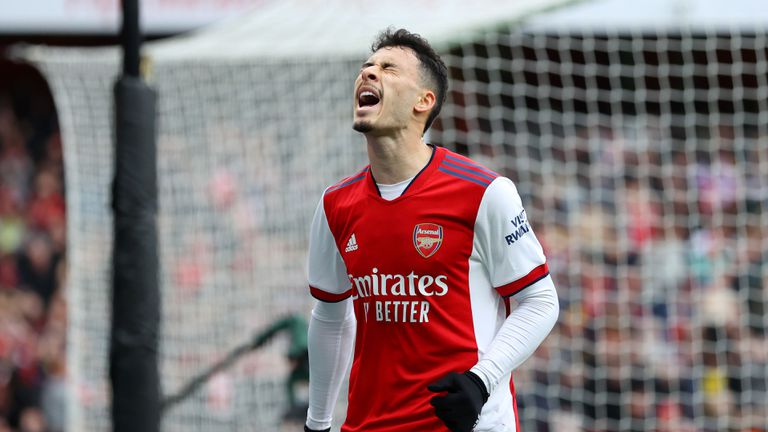  Преместиха мача от Висшата лига сред Арсенал и Бърнли 