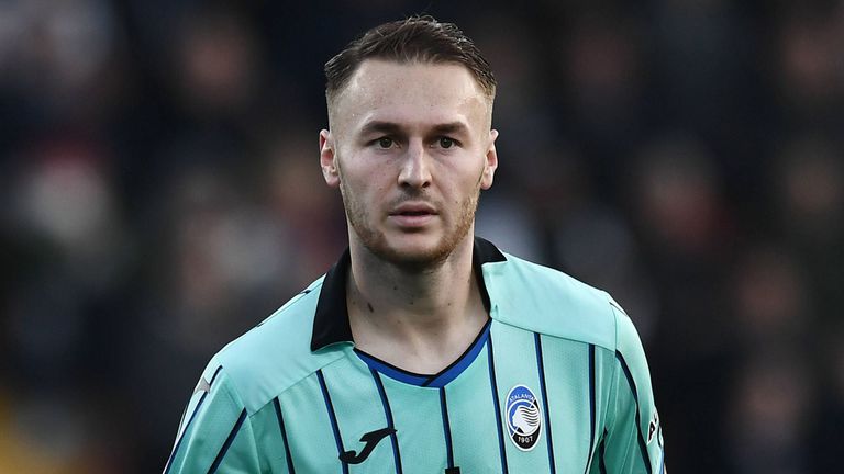 Ливърпул се интересува от халфа на Аталанта Тюн Купмайнерс Юрген