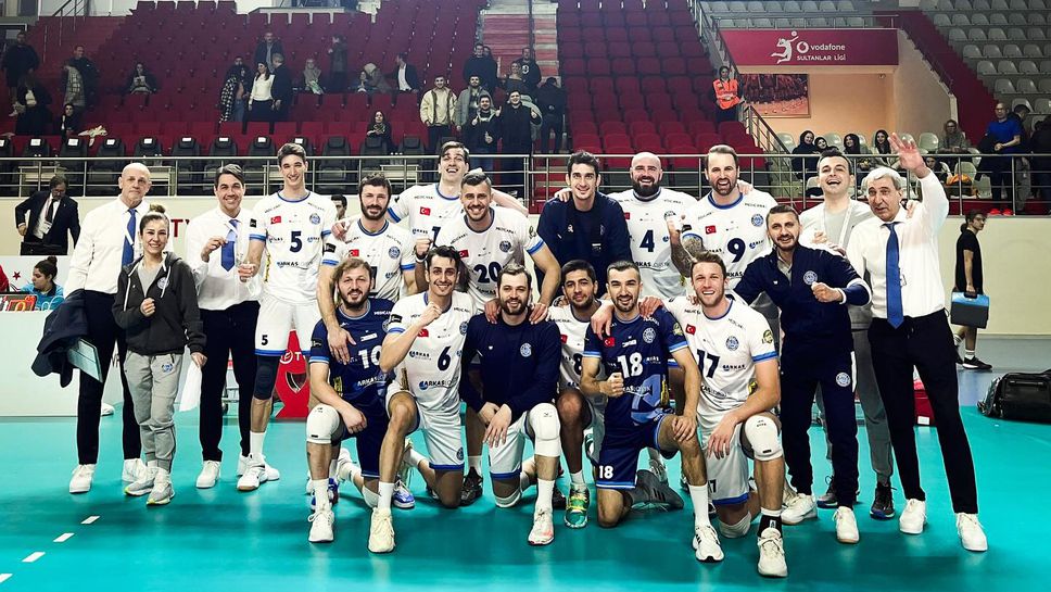 Николай Къртев с 6 точки, Аркас с победа №7 в Турция