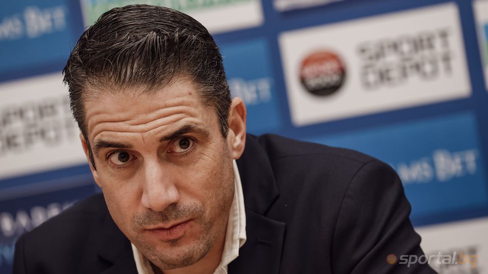 Засипаха Хулио Веласкес с над 70 предложения за нови попълнения в Левски