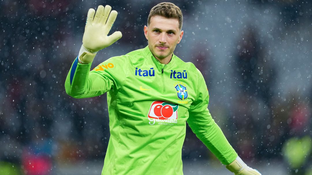 Бразилски национал предпочита Дженоа пред Уест Хам