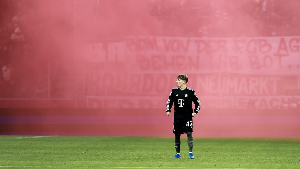 Крилото на Байерн Мюнхен Ленарт Карл получи подкрепата на три