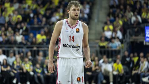 Силен Везенков не стигна за успех на Олимпиакос в Истанбул