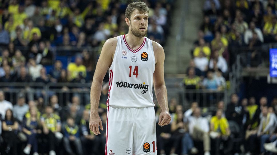 Силен Везенков не стигна за успех на Олимпиакос в Истанбул