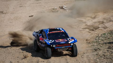 Гътри спечели третия етап на рали "Дакар" и поведе, 5 пилоти на Форд на върха на класирането