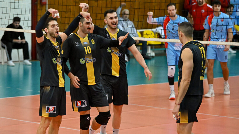 Бившият национал Боян Йорданов и отборът на Арис Солун записаха