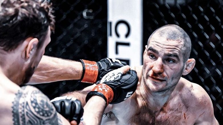 Шон Стрикланд надигра Джак Хермансон във Вегас