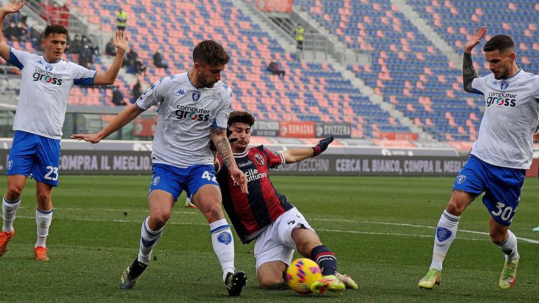  Греди и пропуснати положения доведоха до тъждество в Болоня 