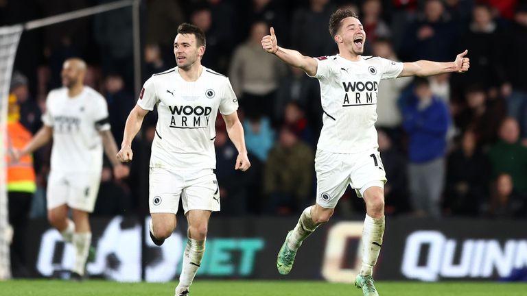 Петодивизионният Боръм Ууд поднесе голямата изненада в четвъртия кръг за