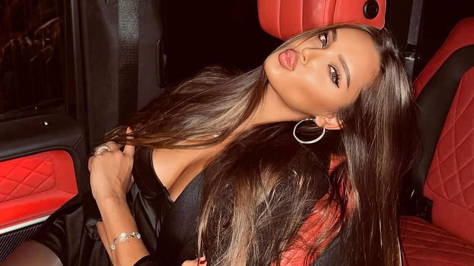 Гимнастичка не спира да се хвали с изваяното си тяло