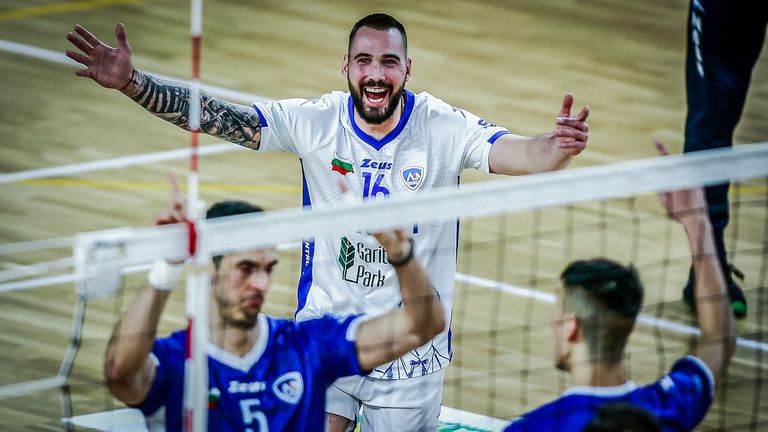 Непобедими отбори няма смята капитанът на сините Волейболистите на Левски София записаха десета