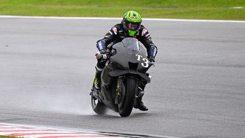  Кръчлоу най-бърз и във втория ден на теста в Малайзия 