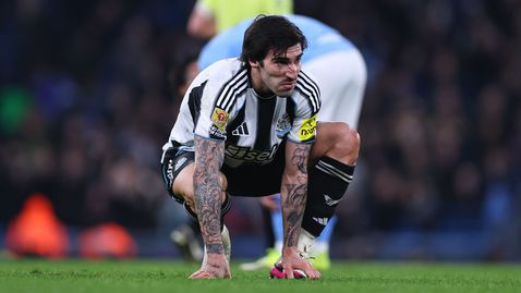 Агентът на Тонали: Той няма предпочитания измежду Арсенал и Ювентус