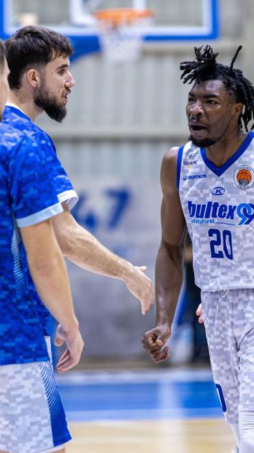 Академик не даде шанс на Спартак Плевен в Пловдив