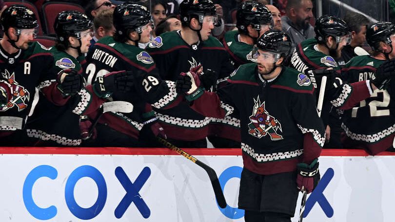 Ник Шмолц стана първият играч със 7 точки в един мач от НХЛ след повече от 10 години