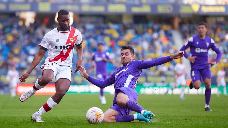  Глътка въздух за закъсалия Кадис 