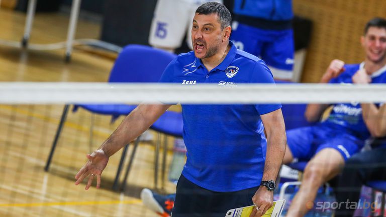 Треньорът на волейболния Левски София Николай Желязков бе видимо доволен