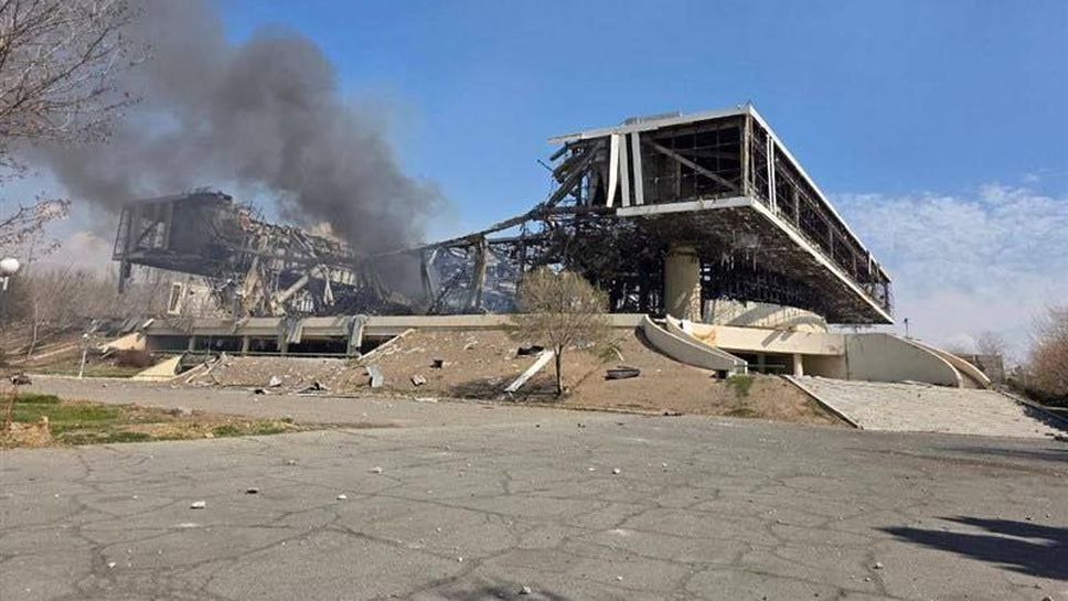 Въздушен удар унищожи напълно волейболна зала за 12 000 зрители