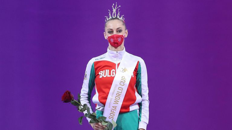 Уникална корона и бижута за Кралицата на Sofia World Cup