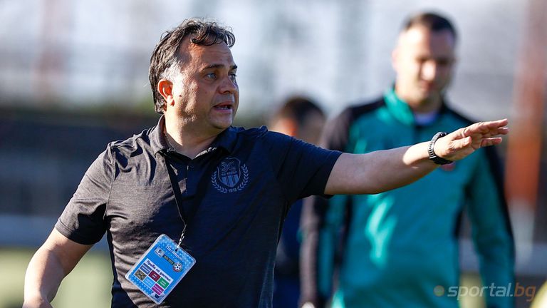  Спрягат Николай Митов за ментор на Локомотив (София) 