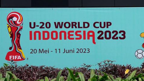 ФИФА спря парите за федерацията на Индонезия след отнетото домакинство на Световното първенство до 20 години