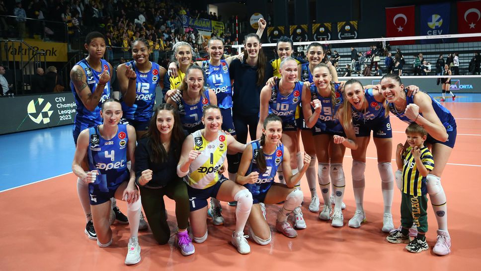 Христина Вучкова и Фенербахче отнесоха Вакъфбанк в първия полуфинал в ШЛ