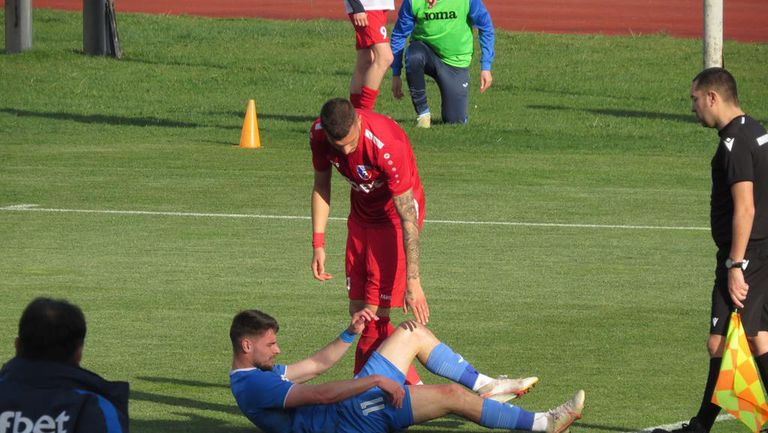 Здравословните проблеми в Монтана отшумяват Полузащитниците Димитър Пройчев и Владислав