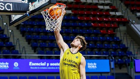 Константин Костадинов и Тенерифе ще играят за бронза в Шампионска лига на ФИБА