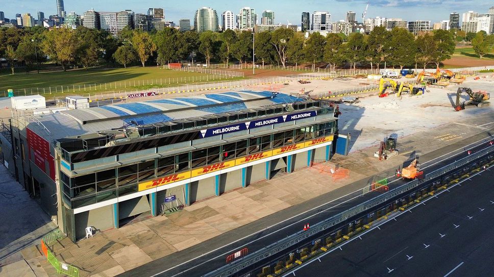 Почти разрушиха сградата на боксовете в Мелбърн, предстои изграждането на нова