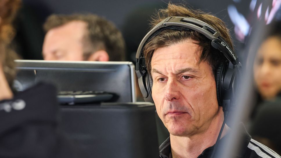 Тото Волф подкрепи позицията на Васьор за започващия в Маями нов шампионат