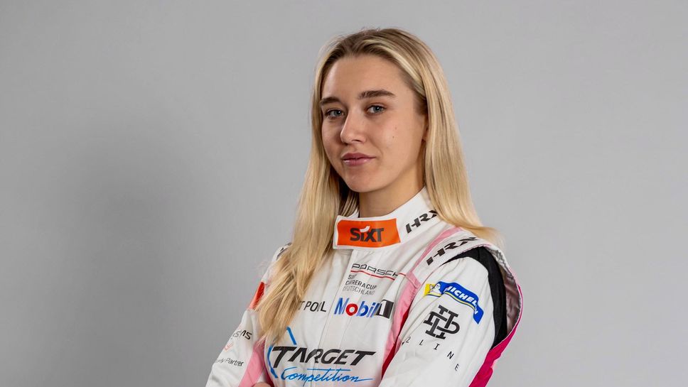 Александра Вътева с нов отбор за новия сезон в Порше Карера Къп