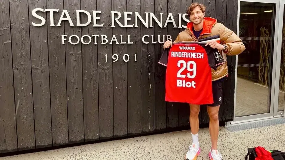 Риндеркнеш иска да играе с емблемата на футболния Рен на фланелката си