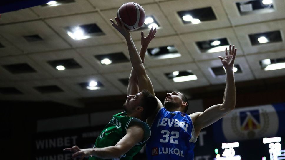 Войната между "сини" и "зелени" продължава