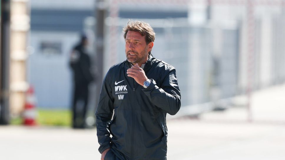 Аугсбург връща треньора Маркус Вайнцирл за последните три мача в опит да спаси мястото си в Бундеслигата