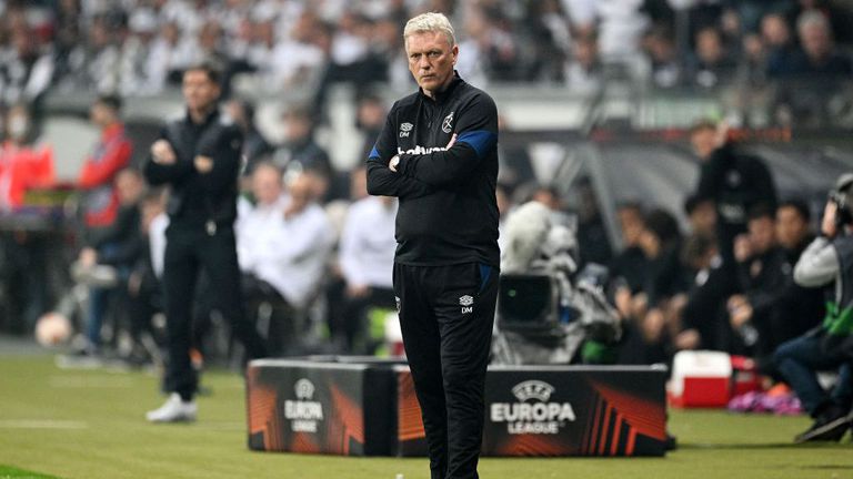  Мойс се извини за свое деяние и разкритикува съдията и щаба на Айнтрахт 