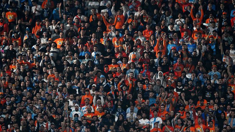Феновете на Марсилия отправиха послание към УЕФА
