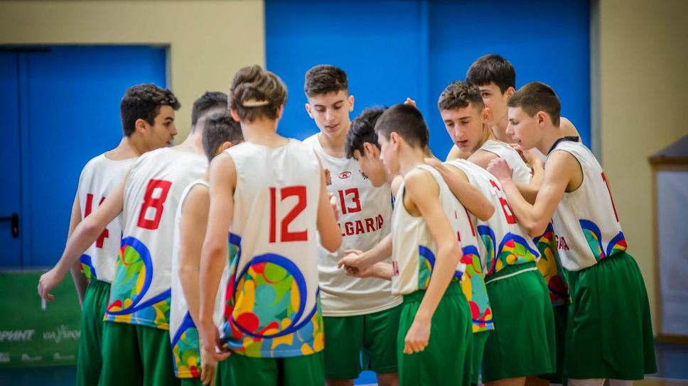 България U15 разгроми връстниците си от Косово