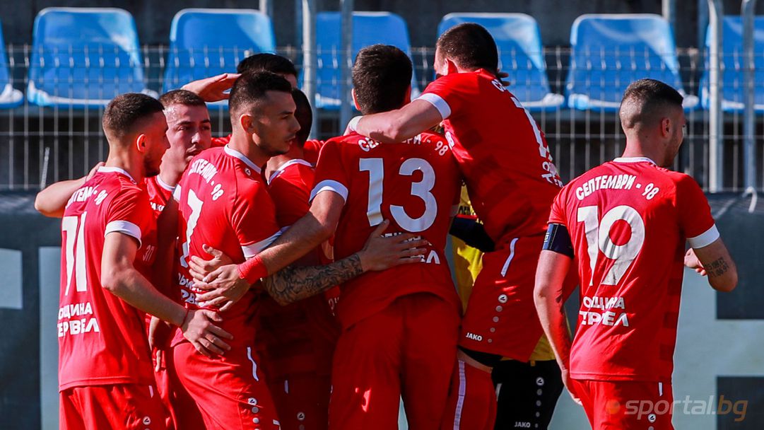 Септември (Тервел) взе точките в Добрич