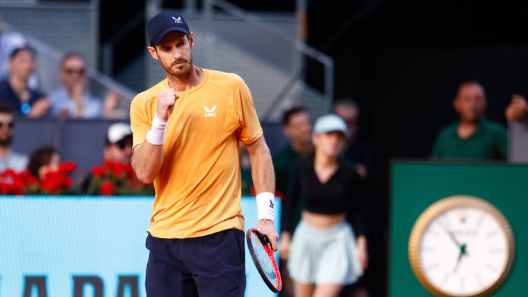 Бившият номер 1 в световната ранглиста Анди Мъри си гарантира