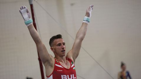  Еди Пенев претърпя сполучлива интервенция 