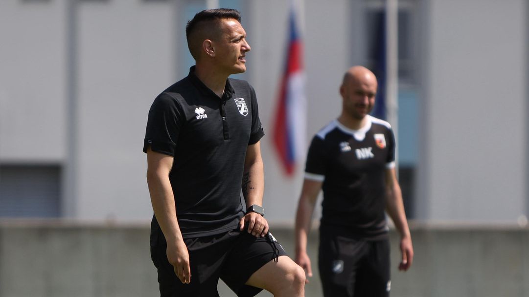 Българин бележи за Табор, отборът му се бори за промоция