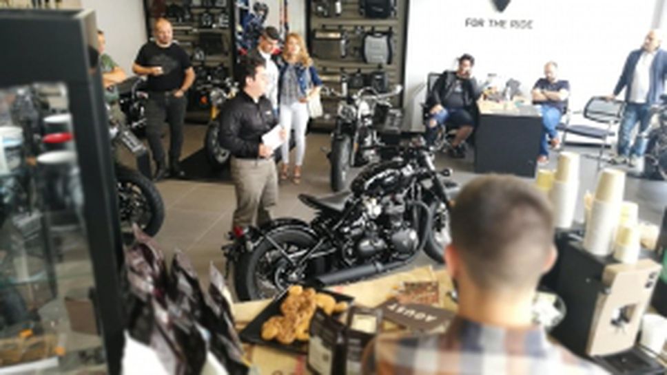 Новият Triumph Bonneville Bobber Black дебютира в София